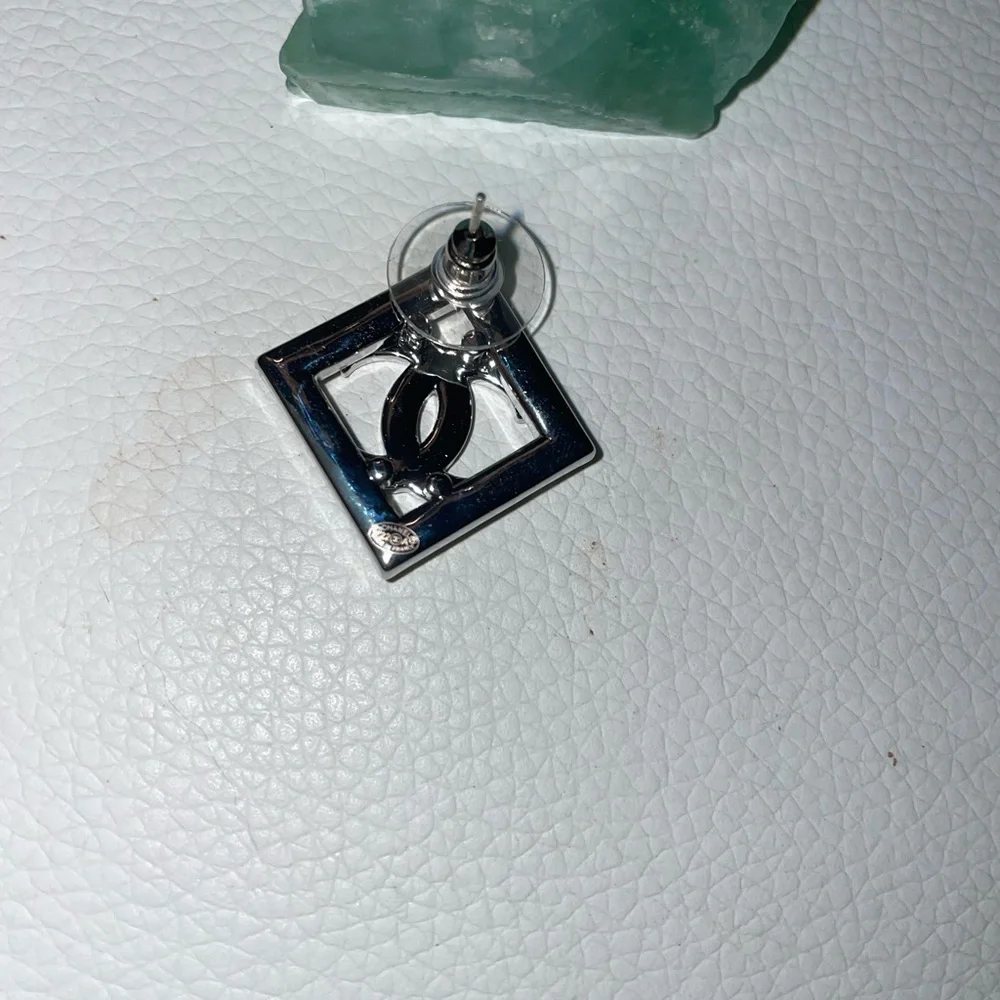 Elegant Chanel Silver tone Earrings with crystals collection 2022 - Picture 14 of 16